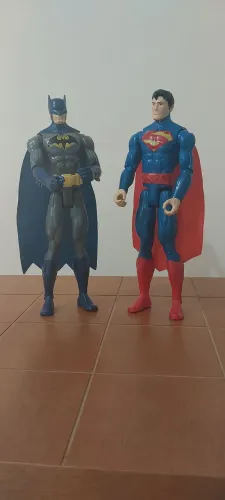Bonecos DC Batman e Superman