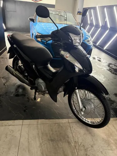 Honda biz 124 ES.