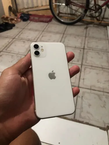 iPhone 11 troco em Android bom