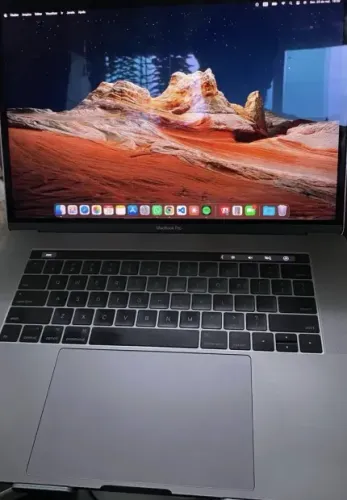 MacBook Pro 2017 15 c/ 16GB RAM e 512GB SSD com touchbar