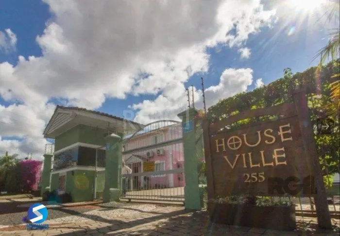 Casa em condomínio no Sarandi de 2d vaga e infra