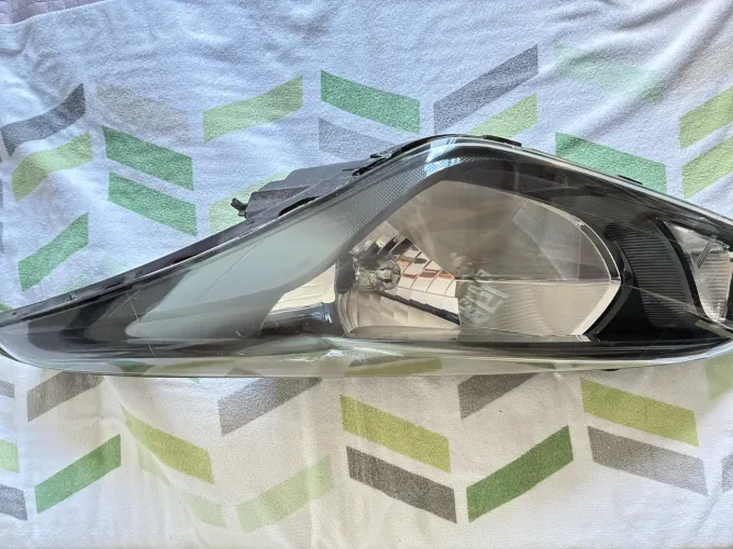FAROL DE HB20 L.E