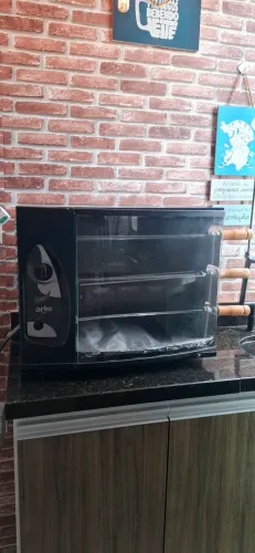 Vendo churrasqueira a gás com 3 espetos, funcionando!