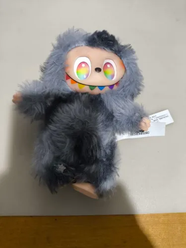 Labubu Original Pop Mart - Versão Rara Secret Chase (Olhos Arco-Íris) Valor de venda