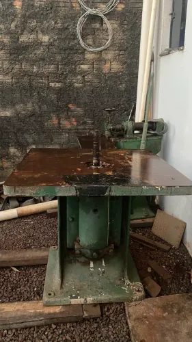 Máquina para marcenaria