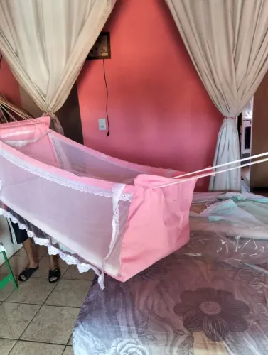 Vendo duas redes berço para bebê uma na cor rosa e a outra na cor verde nunca usada nova