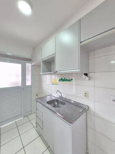 Apartamento com 2 dormitórios para alugar, 47 m² por R$ 2.530,00/mês - Vila Galvão - Guaru