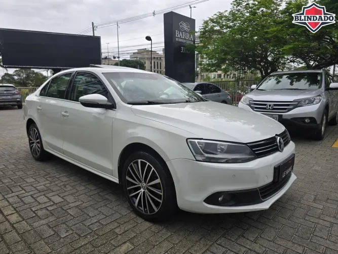 Volkswagen Jetta Highline 2.0 TSI 16V 4P Tiptronic 2013
