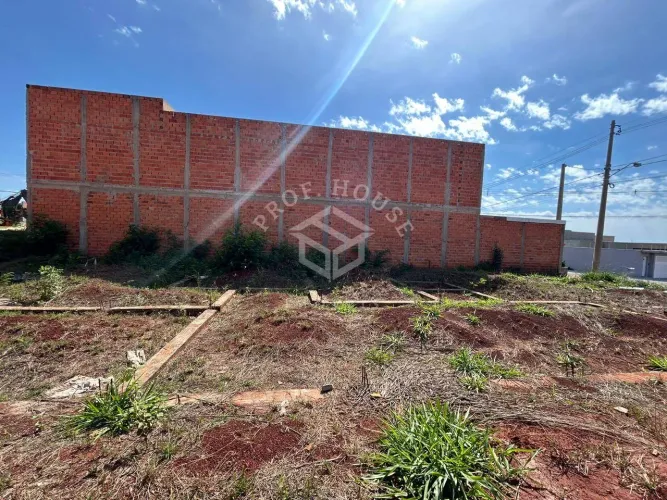 Terreno com Baldrame no Residencial Colinas do Engenho I em Limeira-SP