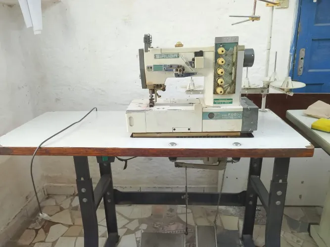 4 Máquinas de costura (Vendo o lote ou individual) Aceito negociar valor