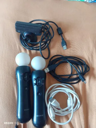 Vendo 2 ps move + câmera do ps3