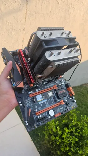 Kit Xeon E5-2666 V3 + 16GB DDR4 + X99 Huananzhi BD4 + Cooler Master V8