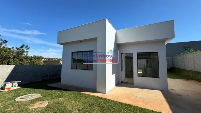 Casa 3 quartos, sendo 1 suíte no bairro Novo Igarapé, Igarapé/MG