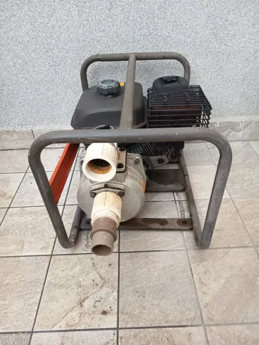 Motobomba a gasolina
