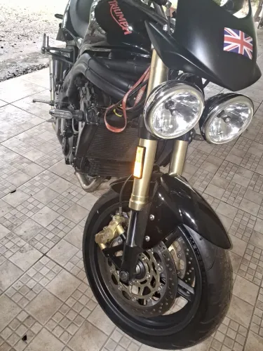 Vendo ou troco Speed Triple