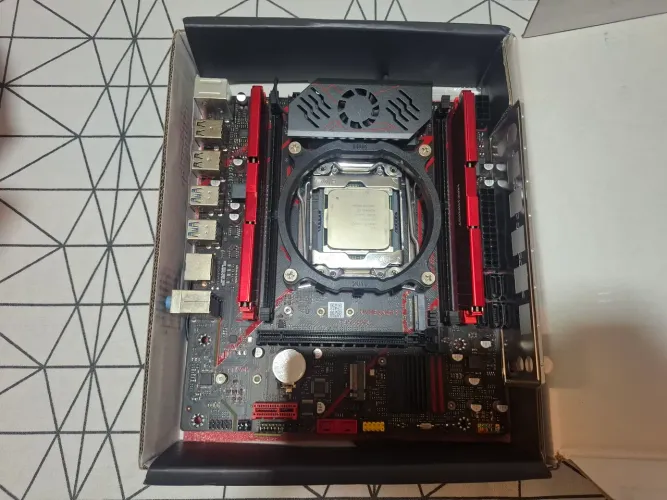 Vendo Kit Xeon com Placa Mãe, Processador, Memoria Ram e TPM 2.0
