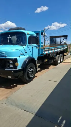 Caminhão 1513