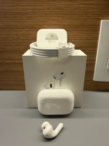 Fone esquerdo e estojo - Airpods Pro 2