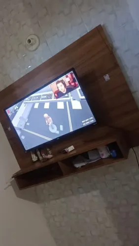 Televisão e o painel os dois juntos