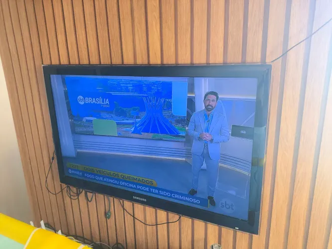 TV 40 polegadas Samsung (UN40C5000)