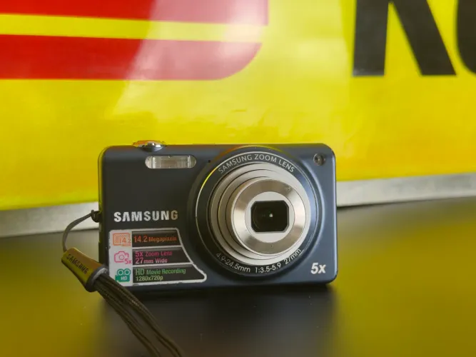 Câmera Digital Samsung ST65 - 14.2MP e 5x de zoom (câmera estilo cybershot)