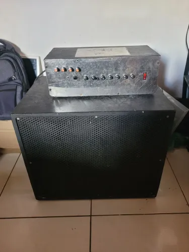 Amp de baixo , cabeçote e caixa passiva de 18 Polegadas