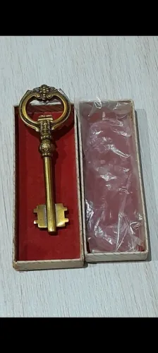 ABRIDOR DE GARRAFAS TIPO CHAVE " EBERLE " 
