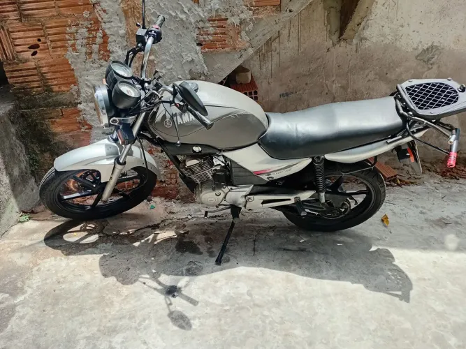 Vendo uma moto YBR 2007