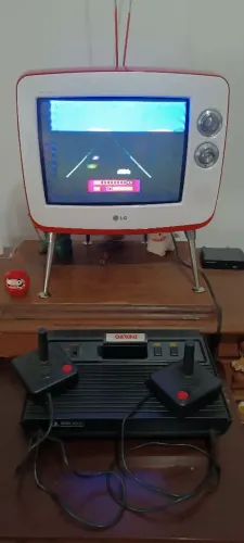 Atari 2600S Polyvox + 16 cartuchos de jogos