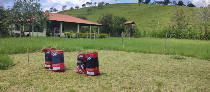 Vendo ou troco por Casa e ou Apartamento em Betim e Região no mesmo valor..