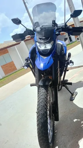 LANDER 250 22.999 Vender logo.