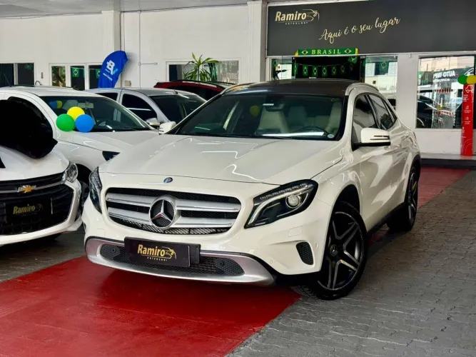 Mercedes-Benz CLA-200 Vision 1.6 TB 16V Flex Aut. 2015