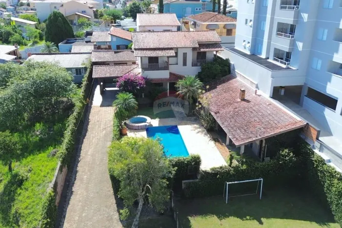 Imóvel Comercial à Venda 431 m² Construídos Terreno de 1.192 m² Ideal para Clínica Laborat