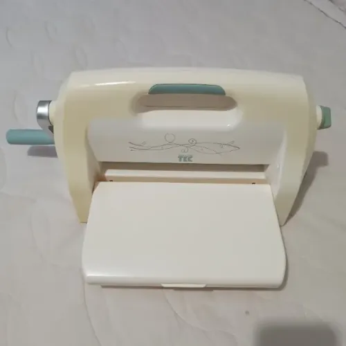 Máquina de corte relevo elegance toke e crie