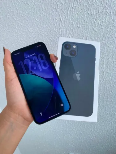 iPhone 13 todo original, acompanha caixa e cabo original.