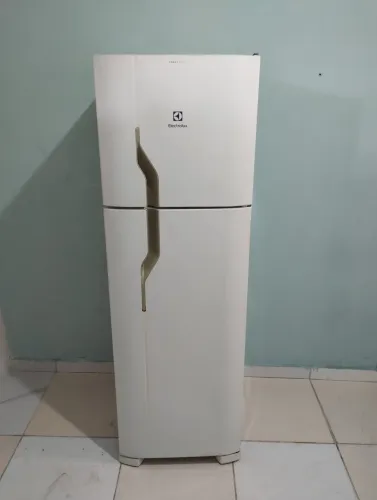Geladeira Electrolux Frost Free 