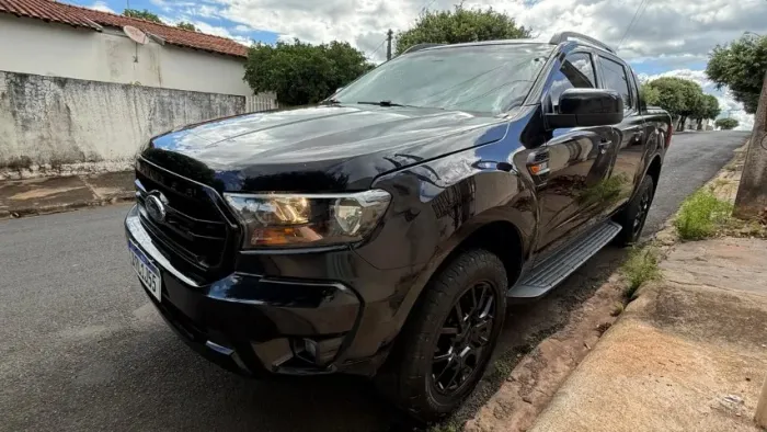 Ford Ranger Black 2.2 4X2 CD Diesel AUT 2023