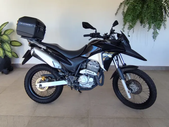 XRE 300 2015