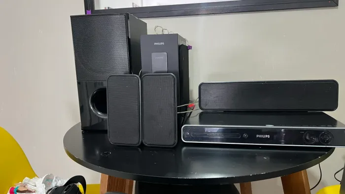 Home Theater Philips 5.1 DVD + Subwoofer + Caixas