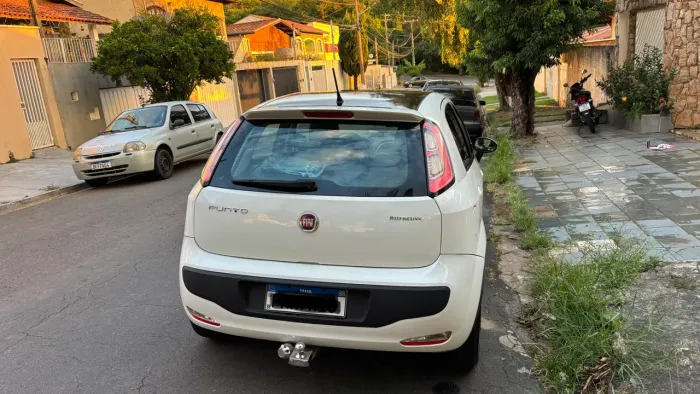 Fiat Punto Attractive 1.4 Fire Flex 8V 5P 2014