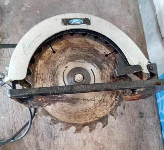 Serra circular para madeira Marca Ford