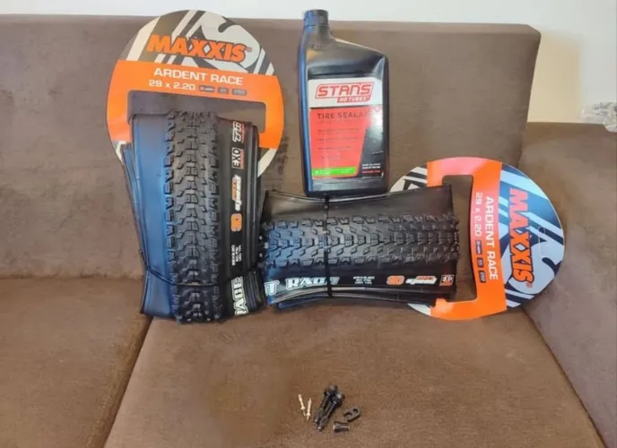 Par de pneus maxxis ardent race 29 x 2,20