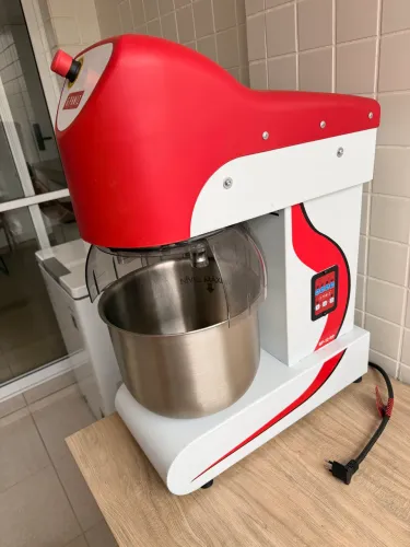 Batedeira Planetária G.Paniz BP-12 RP 127v