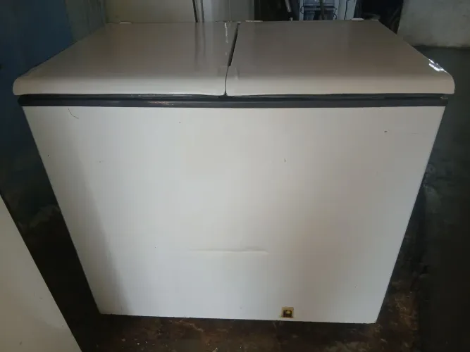 Vendo um congelado em ótimo estado