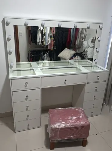 Camarim Larissa com banqueta e sapateira de brinde