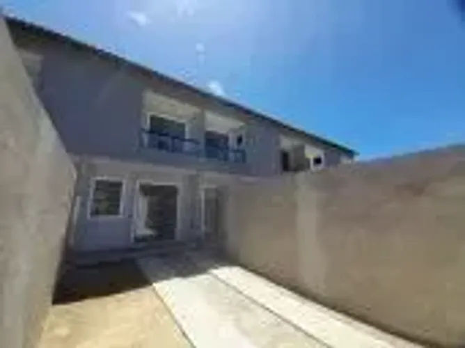 "Casa 2 quartos com 2 suítes em Jacaraípe Avenida Jacaraípe"
