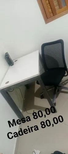 Mesa com cadeira