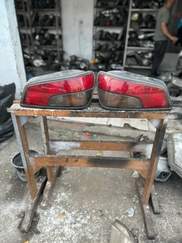 Par de lanternas traseiras Peugeot 306