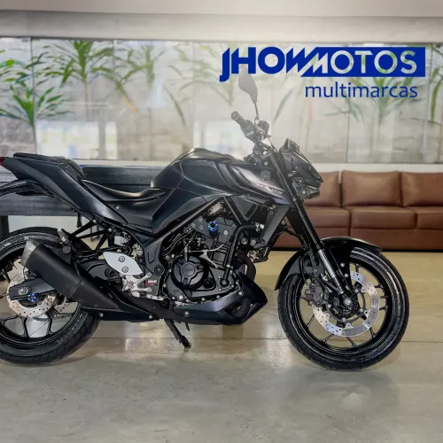 YAMAHA MT03 COR EXCLUSIVA