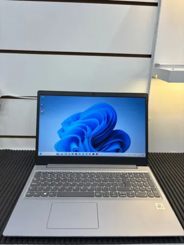 Notebook - S145 / Lenovo i3 10° Geração - 4 GB RAM / SSD 128 SSD -    